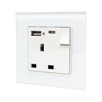 White wall-mounted socket with single switched outlet, USB-A port, USB-C port, and on/off toggle switch.