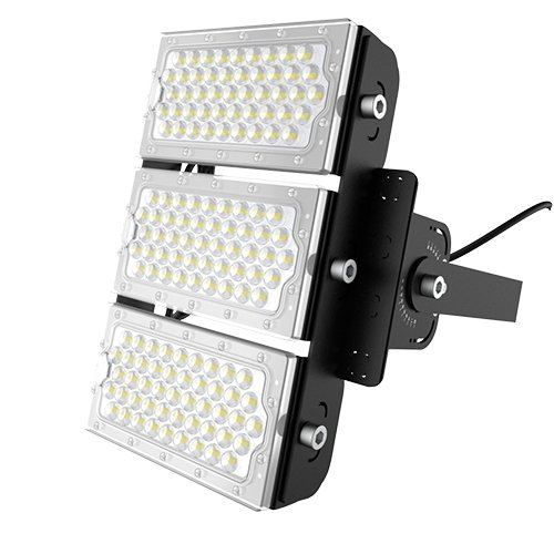 Adjusted beam angle LED flood light