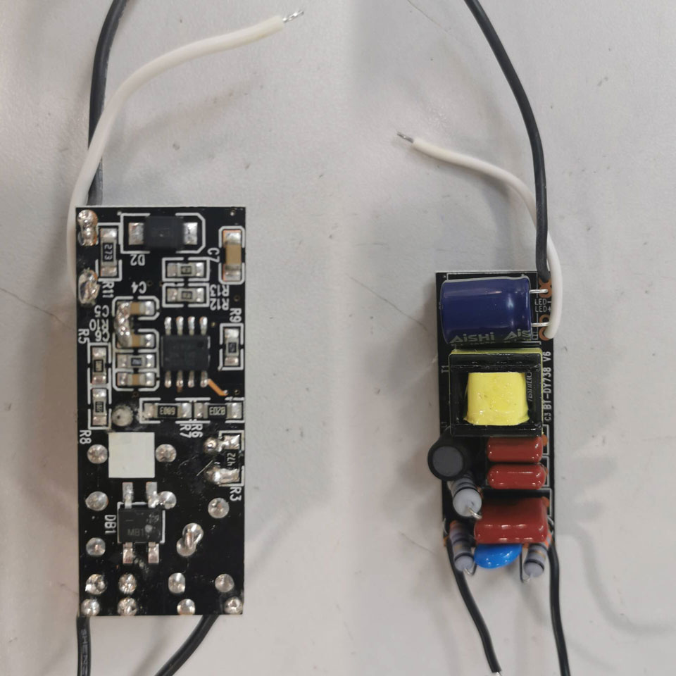 /media/blog/library/8w-led-bulb-capacitors-high-efficiency-driver.jpg